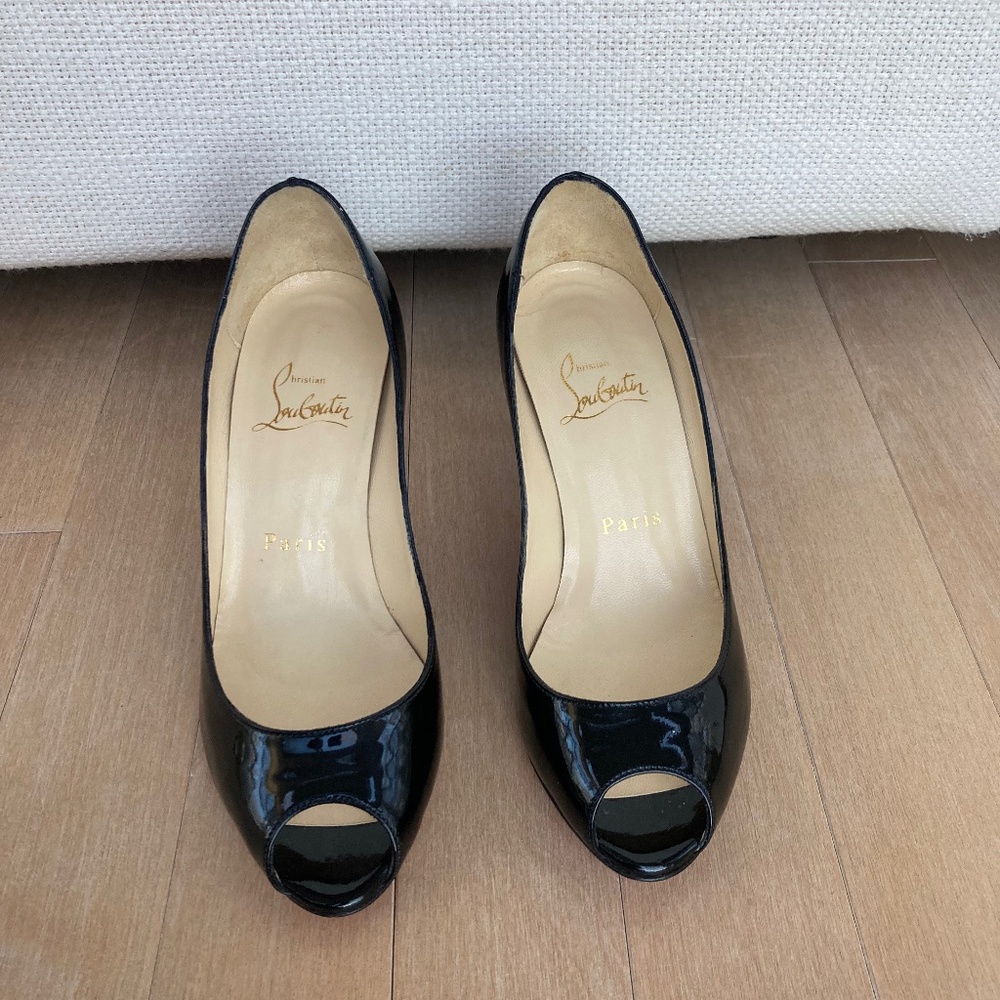 Christian Louboutin size 34.5 NWT No Box